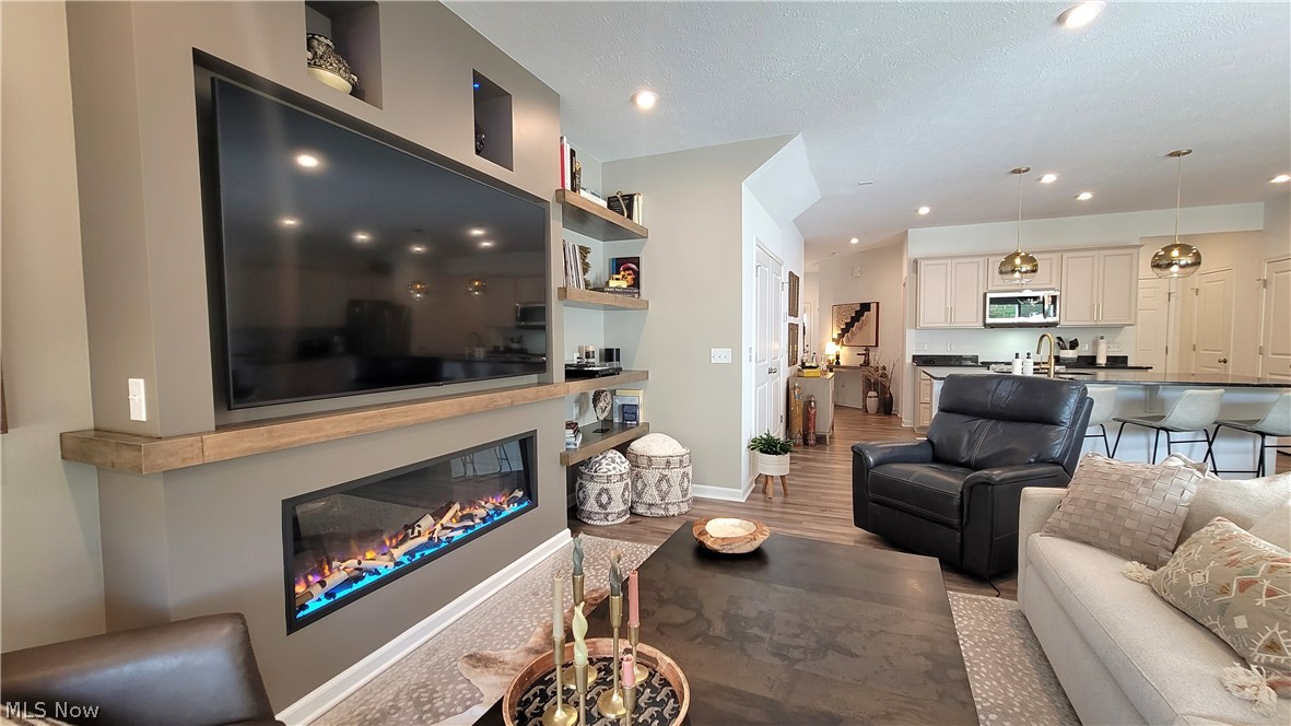 Renaissance Pk/Geauga Lake West- - Residential