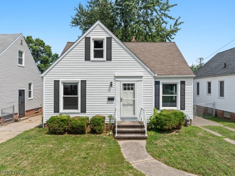 5702 Theota Avenue, Parma, OH 44129 - #: 5229114