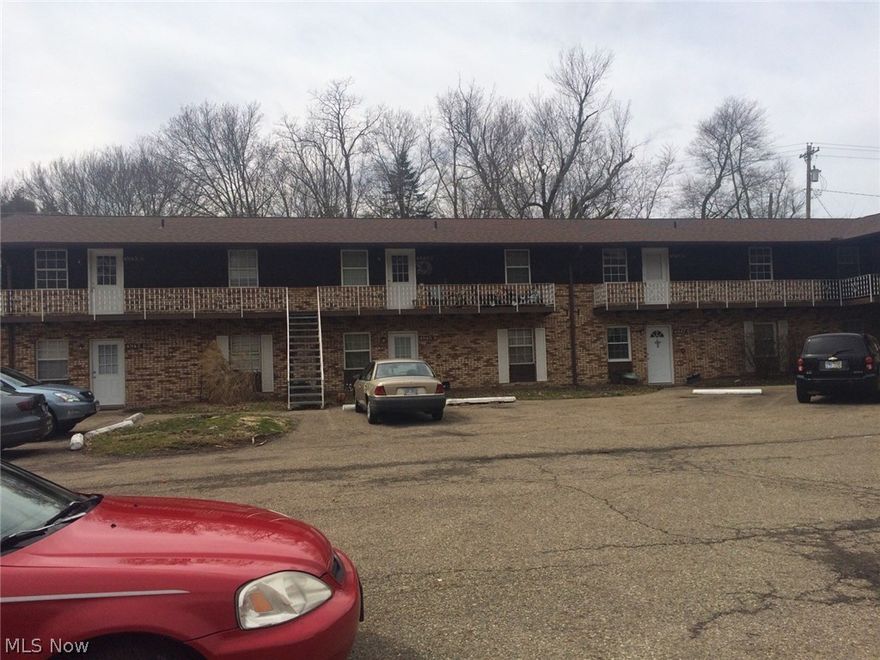 Two bedroom apartment available immediately! convenient location! Laundry and parking onsite! 
Rent $575/ month   Security  deposit $575 
tenant responsible for electric! 
 
minimum applicant requirements include:
* minimum 6 months steady employment
* no evictions less than 2years
* background check performed for final approval