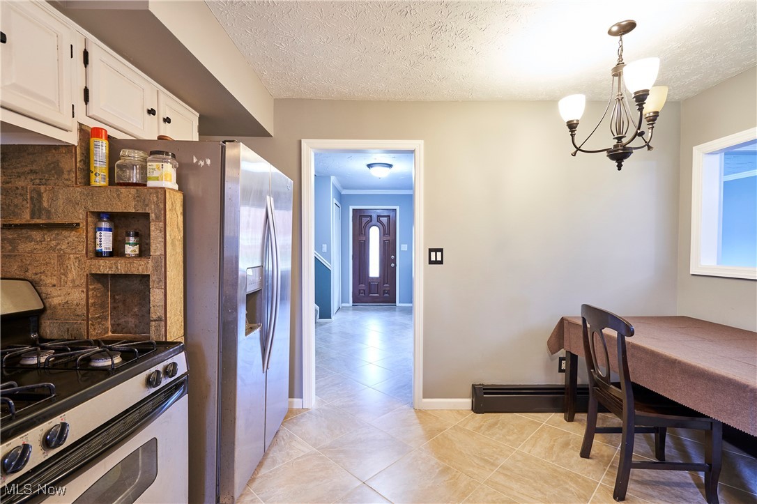 Chesterland, Ohio 44026, United States, 3 Bedrooms Bedrooms, ,3 BathroomsBathrooms,Residential,Active,230606