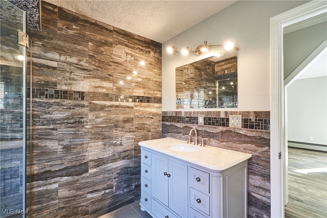 Chesterland, Ohio 44026, United States, 3 Bedrooms Bedrooms, ,3 BathroomsBathrooms,Residential,Active,230606