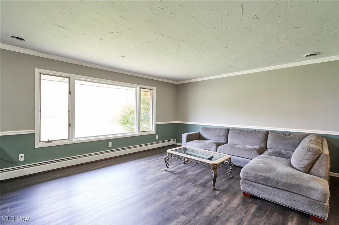 Chesterland, Ohio 44026, United States, 3 Bedrooms Bedrooms, ,3 BathroomsBathrooms,Residential,Active,230606