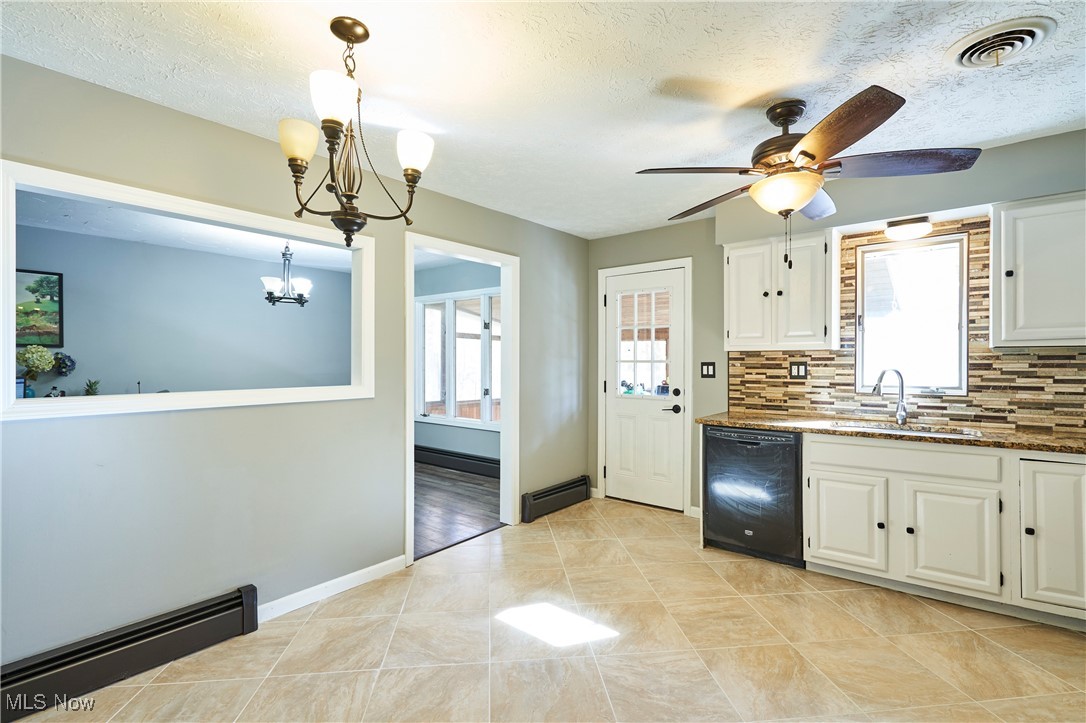 Chesterland, Ohio 44026, United States, 3 Bedrooms Bedrooms, ,3 BathroomsBathrooms,Residential,Active,230606