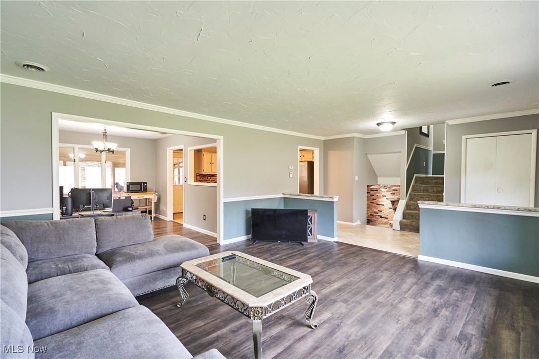 Chesterland, Ohio 44026, United States, 3 Bedrooms Bedrooms, ,3 BathroomsBathrooms,Residential,Active,230606