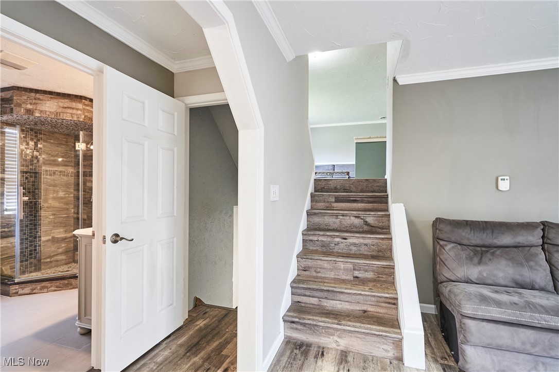 Chesterland, Ohio 44026, United States, 3 Bedrooms Bedrooms, ,3 BathroomsBathrooms,Residential,Active,230606