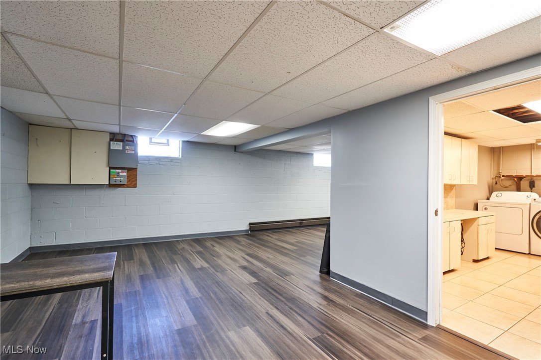 Chesterland, Ohio 44026, United States, 3 Bedrooms Bedrooms, ,3 BathroomsBathrooms,Residential,Active,230606