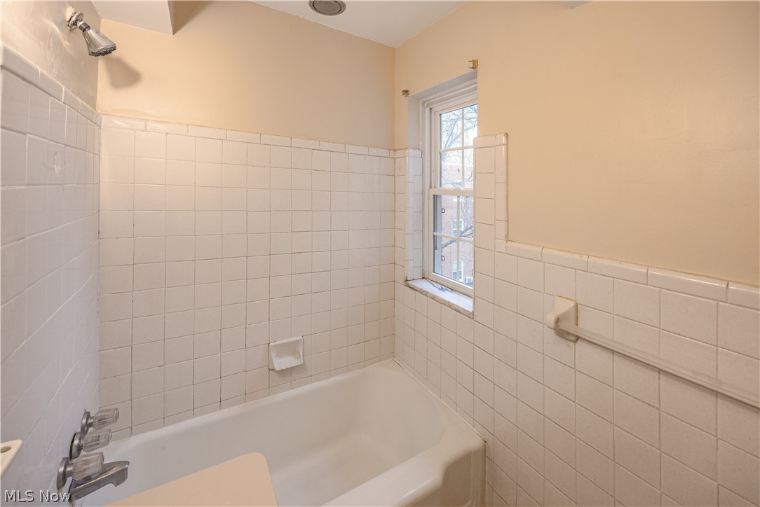 Royal Court Condos - Residential