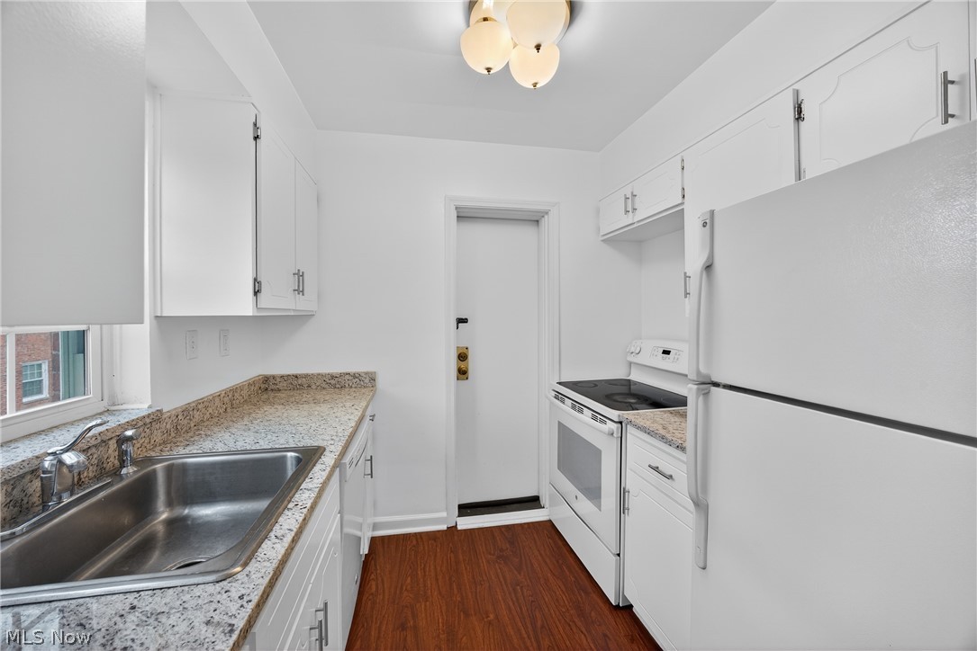 Royal Court Condos - Residential