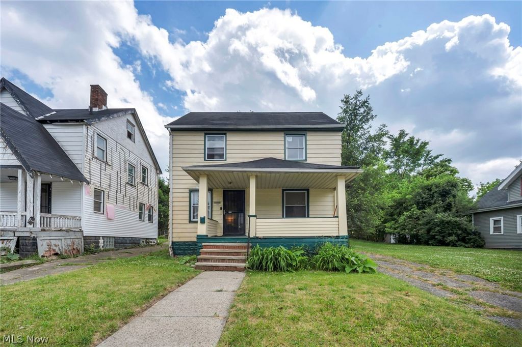 Photo of 10402 Dove Avenue, Cleveland, OH 44105 (MLS # 5218354)