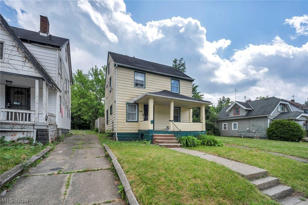 Photo of 10402 Dove Avenue, Cleveland, OH 44105 (MLS # 5218354)