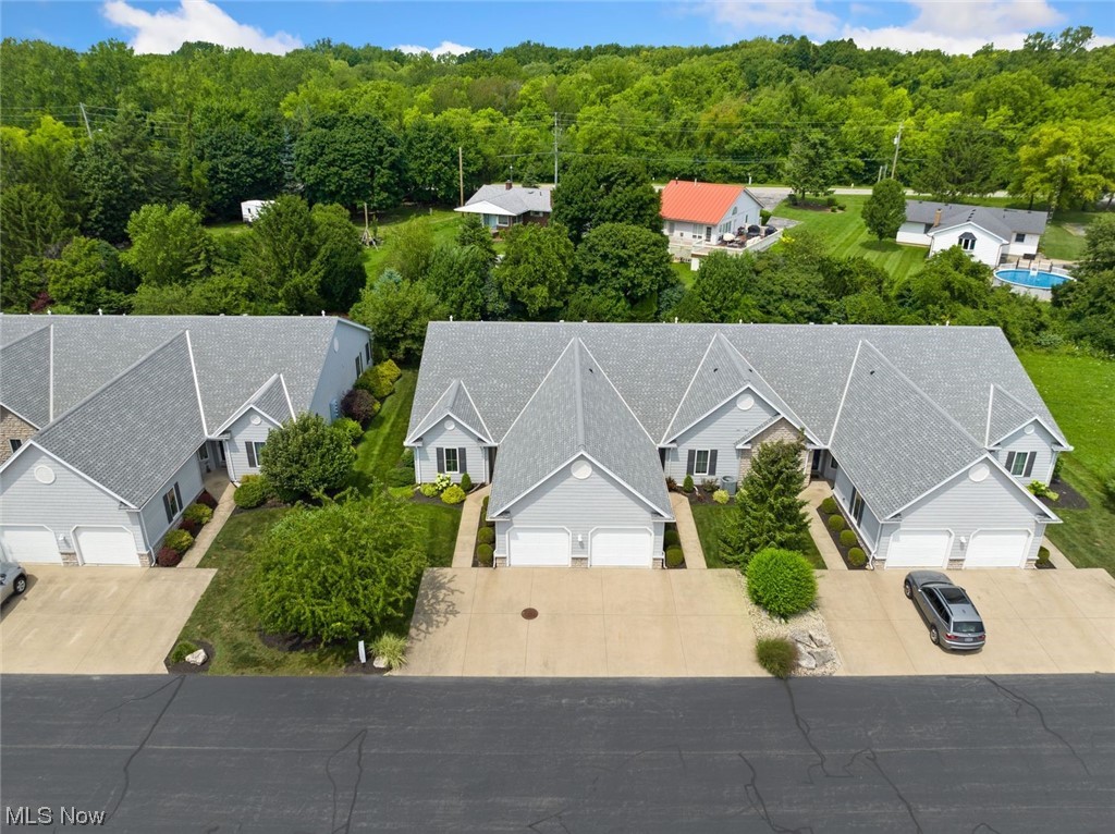 Pointe Falls - Residential