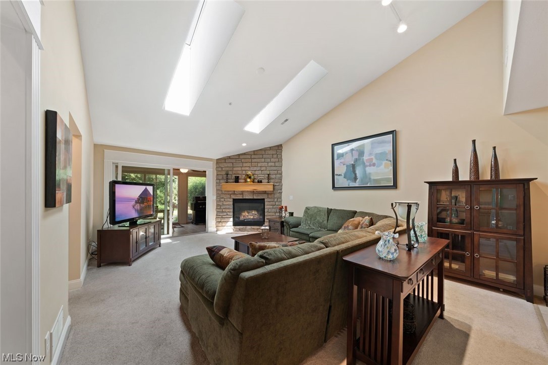 Pointe Falls - Residential