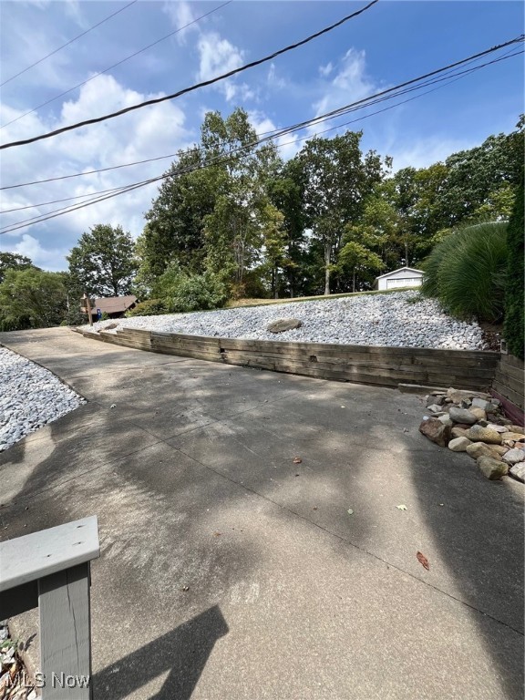 86 Cheyenne Trail, Malvern, Ohio image 26