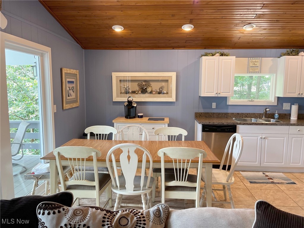86 Cheyenne Trail, Malvern, Ohio image 12