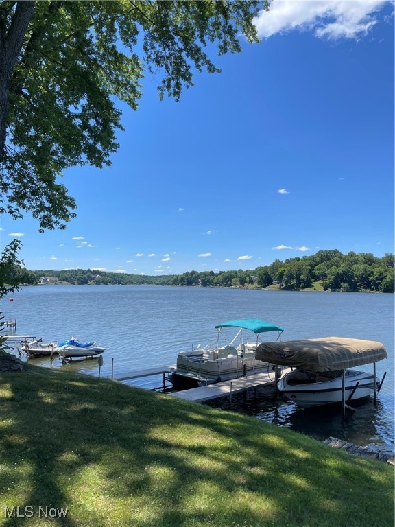 86 Cheyenne Trail, Malvern, Ohio image 4