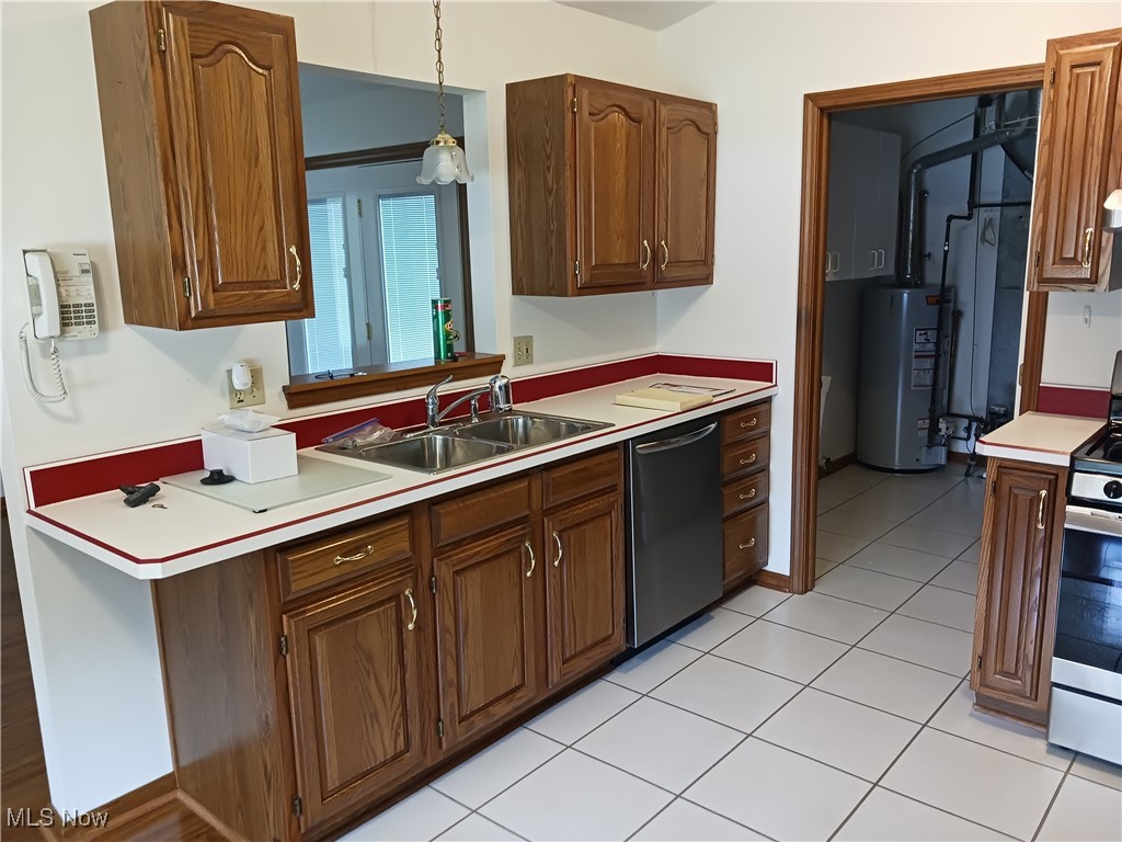Avon Woods Condo - Residential