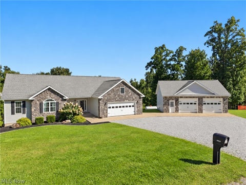 Homes For Sale - 37517 Harry's Ridge Road Rd<br/> Belmont, OH 43713