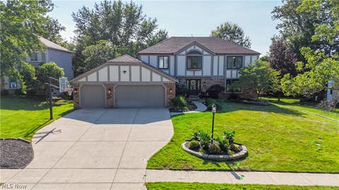 Homes For Sale - 18510 Heritage Trail<br/> Strongsville, OH 44136