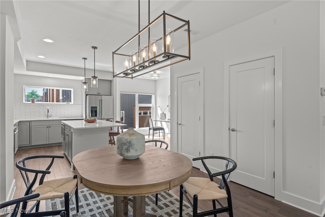 Breakwater Bluffs Lt Twnhms S - Residential