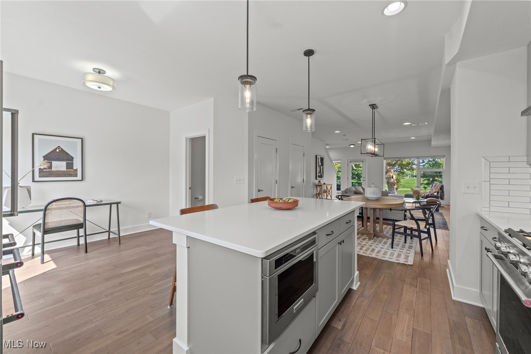 Breakwater Bluffs Lt Twnhms S - Residential