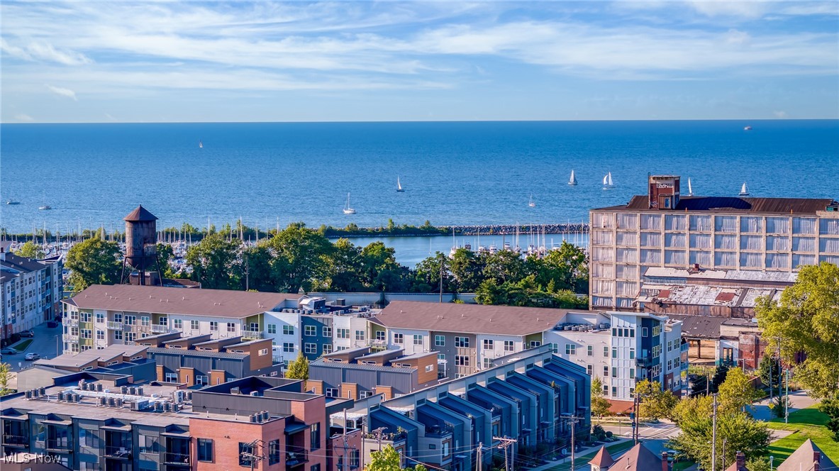 Breakwater Bluffs Lt Twnhms S - Residential