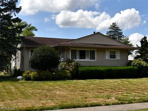 Homes For Sale - 1600 Difford Dr<br/> Niles, OH 44446