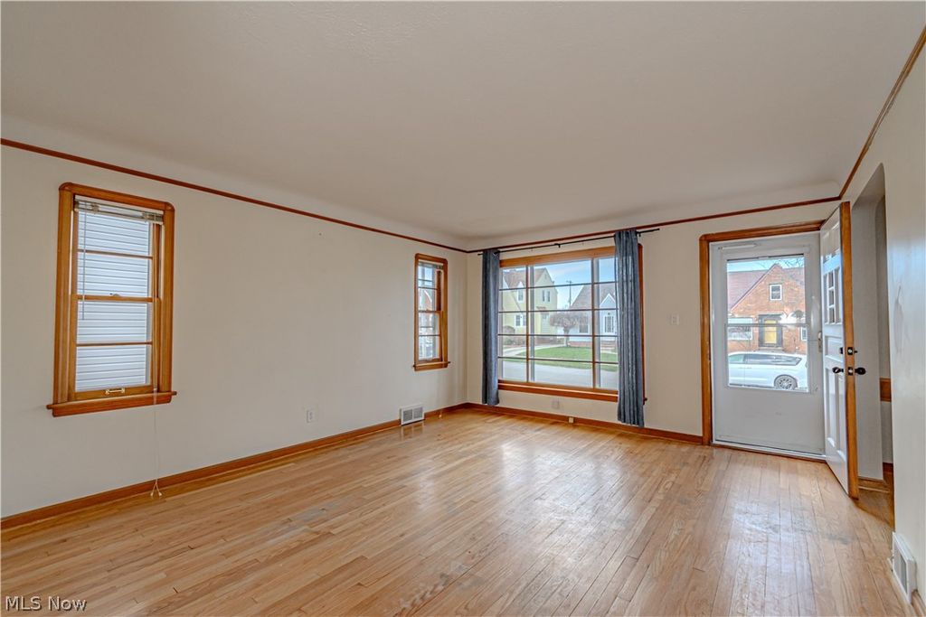 Photo of 5611 Brownfield Drive, Parma, OH 44129 (MLS # 5193133)