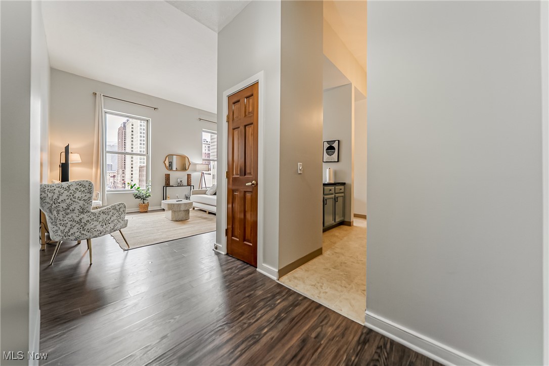 408 W Saint Clair Avenue 505