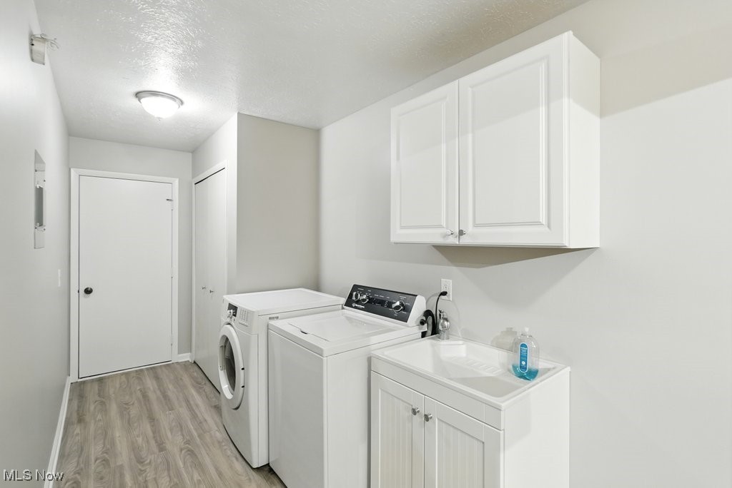 Chagrin Falls, Ohio 44023, United States, 2 Bedrooms Bedrooms, ,2 BathroomsBathrooms,Residential,Contingent,145600