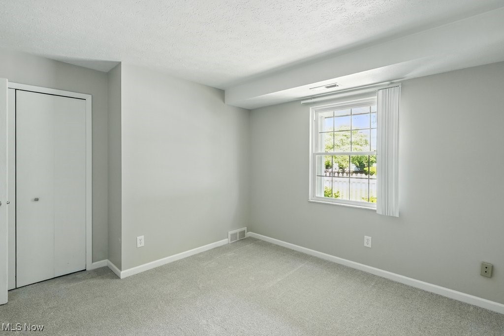 Chagrin Falls, Ohio 44023, United States, 2 Bedrooms Bedrooms, ,2 BathroomsBathrooms,Residential,Contingent,145600