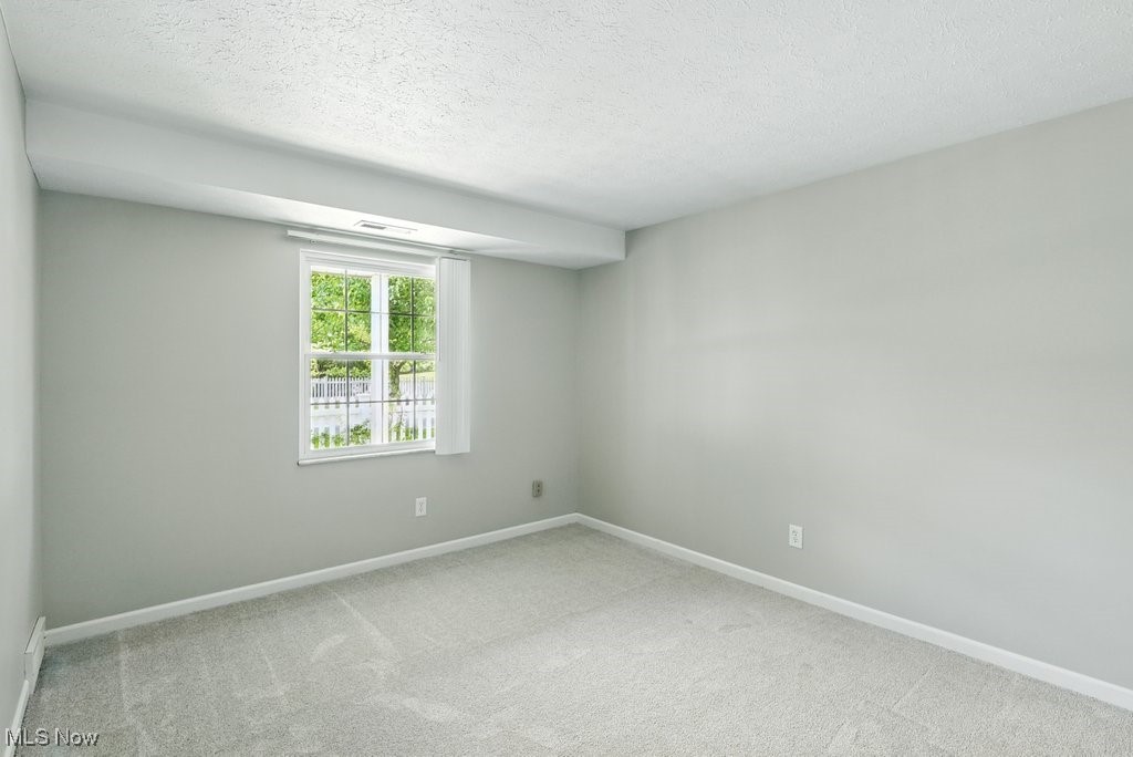 Chagrin Falls, Ohio 44023, United States, 2 Bedrooms Bedrooms, ,2 BathroomsBathrooms,Residential,Contingent,145600