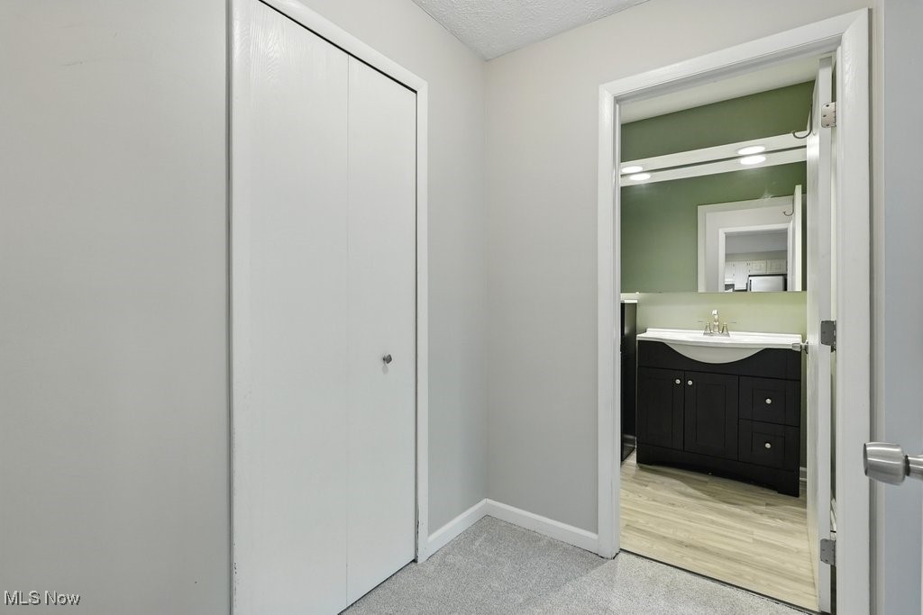 Chagrin Falls, Ohio 44023, United States, 2 Bedrooms Bedrooms, ,2 BathroomsBathrooms,Residential,Contingent,145600