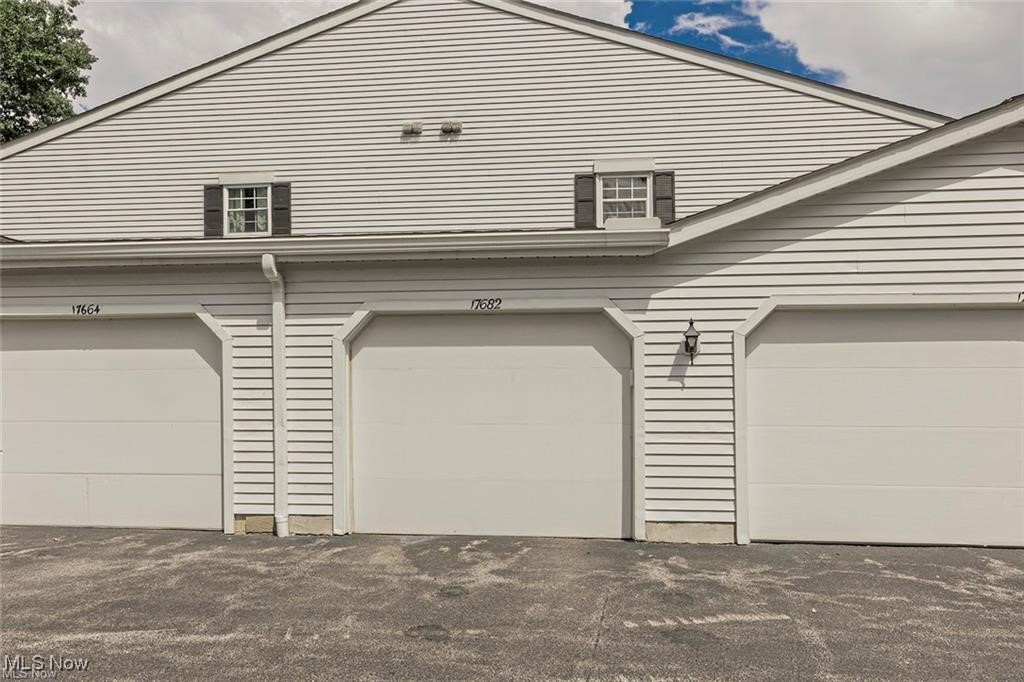 Chagrin Falls, Ohio 44023, United States, 2 Bedrooms Bedrooms, ,2 BathroomsBathrooms,Residential,Contingent,145600