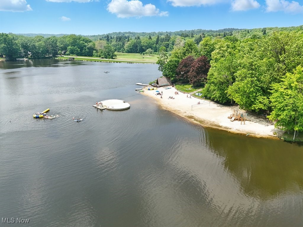 Chagrin Falls, Ohio 44023, United States, 2 Bedrooms Bedrooms, ,2 BathroomsBathrooms,Residential,Contingent,145600