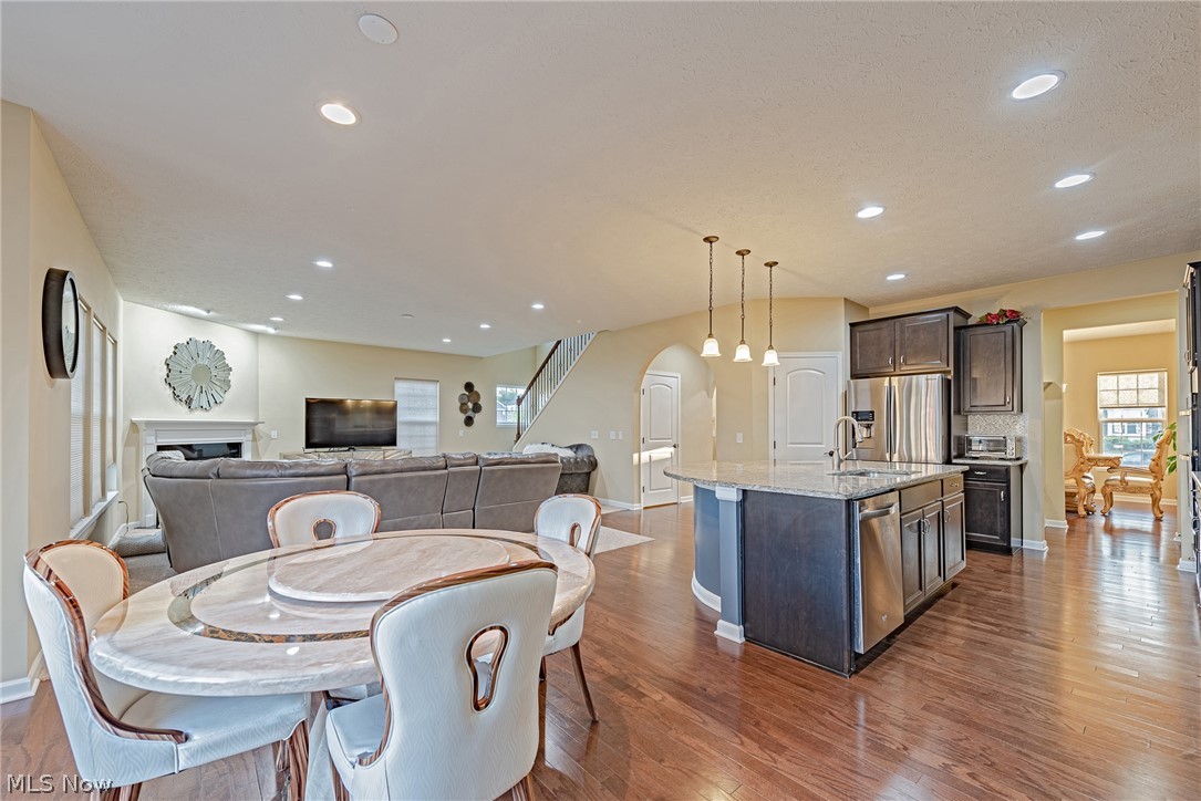 Reserve At River Oaks Sub - Residential