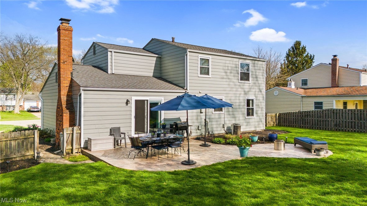 8376 Bernice Drive, Strongsville, Ohio image 19