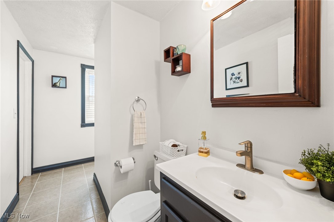 8376 Bernice Drive, Strongsville, Ohio image 14