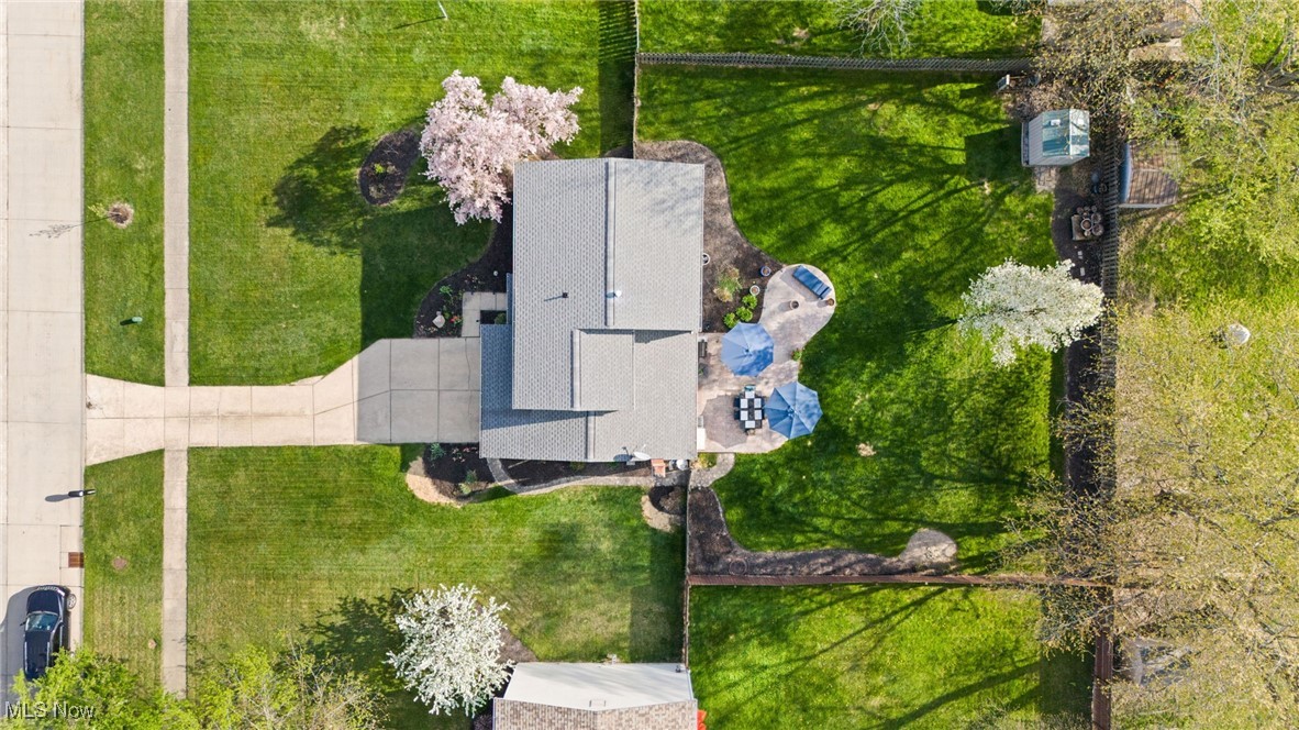 8376 Bernice Drive, Strongsville, Ohio image 22