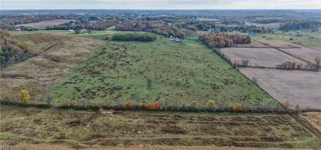 Photo of 6895 Kemary Avenue SW, Navarre, OH 44662 (MLS # 5197333)