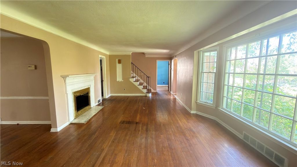 Photo of 3074 Keswick Road, Shaker Heights, OH 44120 (MLS # 5210727)