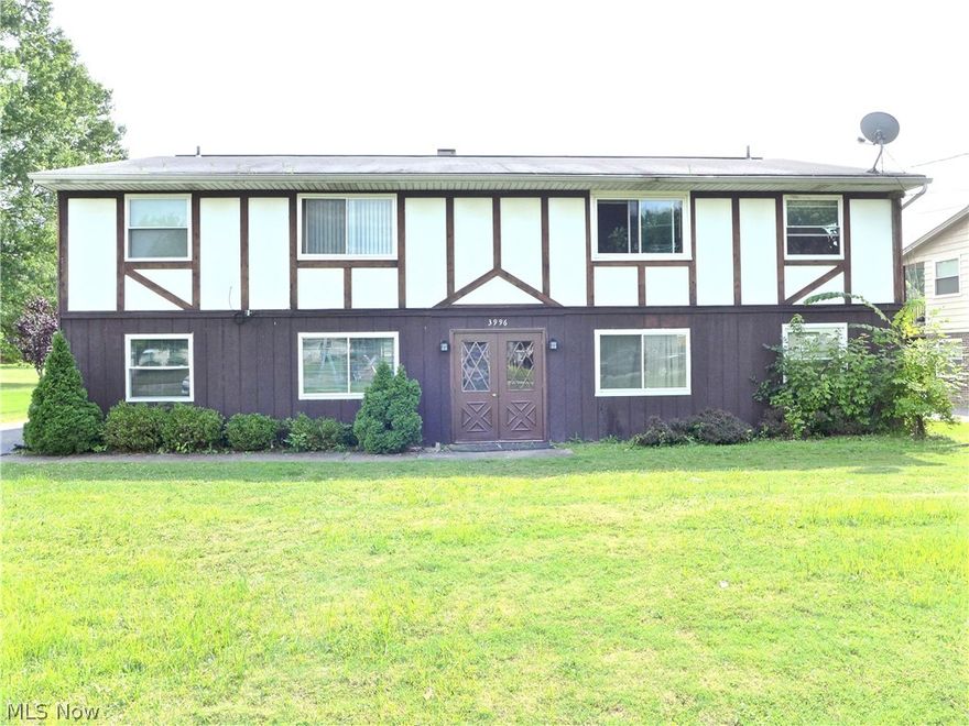 4 Plex In Good Condition, 4 2 Bedroom 1 Bath Units ,All windows replaced ,  Roof on 4 car carport replaced 2 years ago ,Tenants Pay Electric , Owner Pays The Heat ( Central Boiler System) , Water , Sewer and Trash. Conscientious Owners Have Taken Care Of The Building, 100% Occupancy , #1 $535 2BR Lease expires 10-5-20,#2 $510 2BR,#3 $510 2BR,#4 $510 2BR ,   Income and expenses Upon Request , Agents Please Read Broker Remarks !