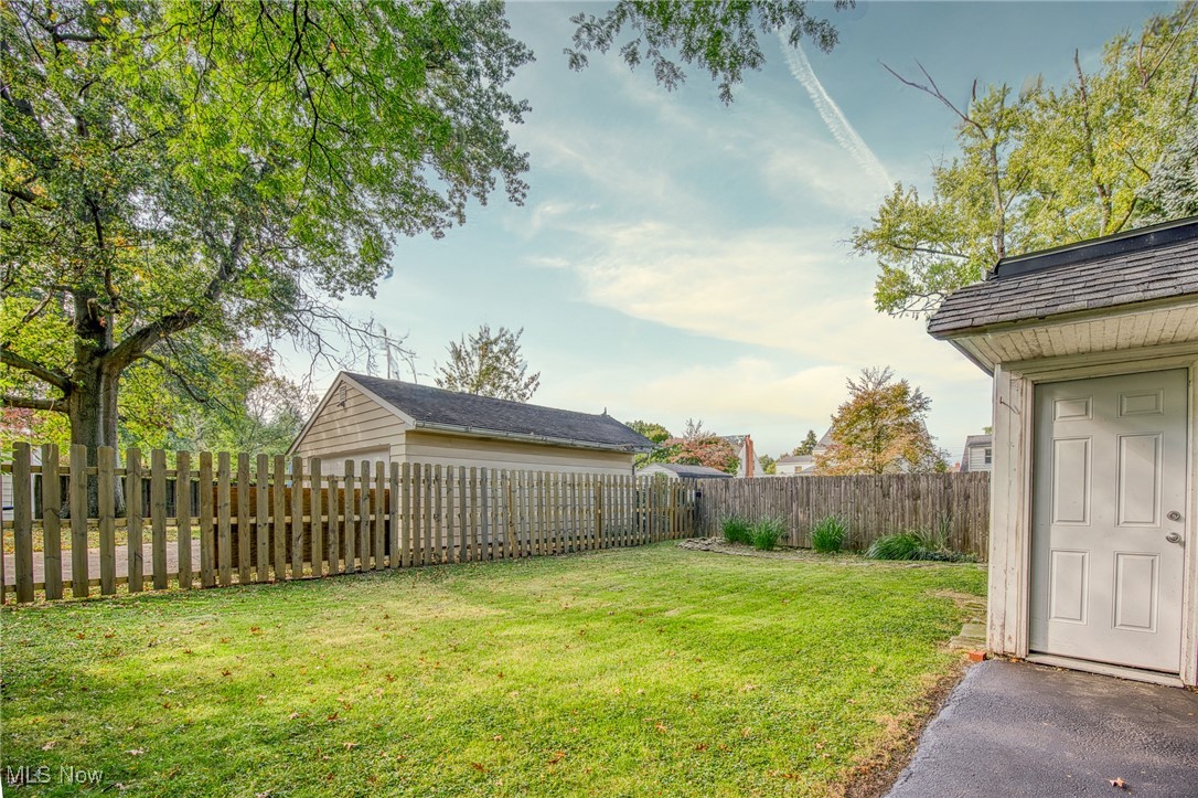 Harold J Whites 01 - Residential