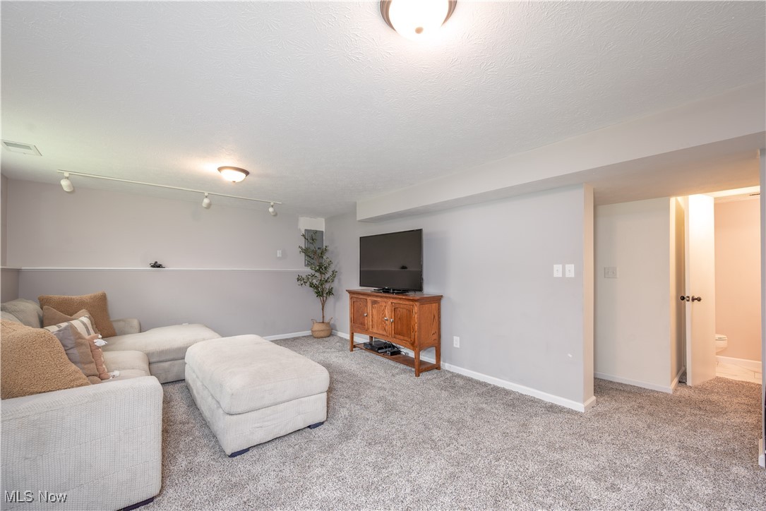 488 Spaulding Drive, Kent, Ohio image 12