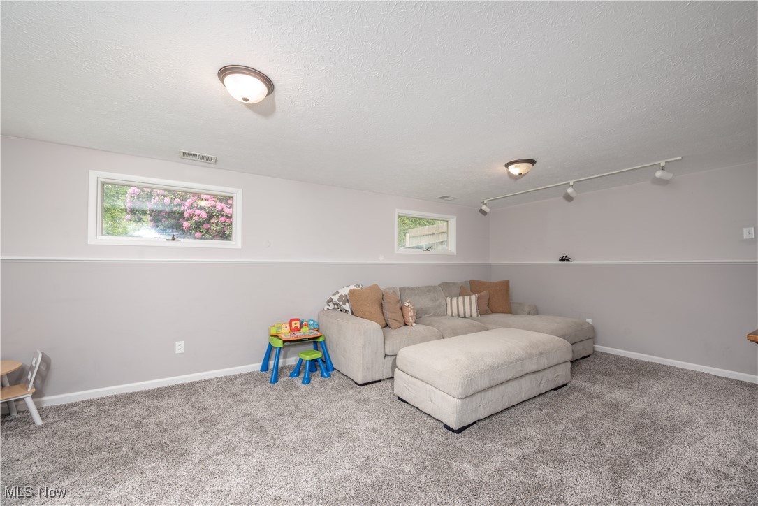 488 Spaulding Drive, Kent, Ohio image 13