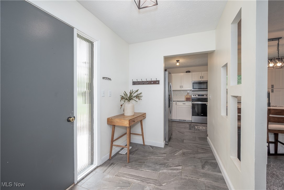 488 Spaulding Drive, Kent, Ohio image 3