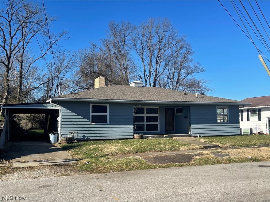 Calling all INVESTORS!! One Story.. North End Location.. Home Needs Some TLC Time Labor & Cash. This Diamond is awaiting a new Owner to turn it into the Gem it could be! Home features 3 Bedrooms 1.5 Bathes, a large open Livingroom with a wall of glass that looks into the glass sunroom overlooking the back yard! Full Basement, Carport & level fenced yard. ..Located on a dead End Street
Douglass & Co is the Listing Agency Only on his Property. Please call an Agency of your choice to show you this property. All offers are subject to Bankruptcy Court Approval. 30-45 Day process