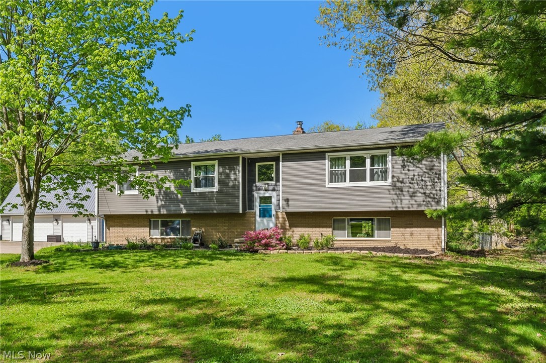 1570 N County Line Road