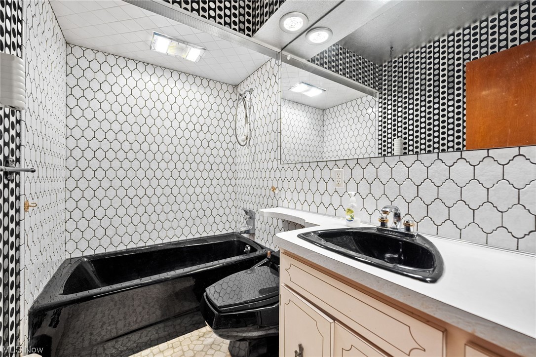 Clague Road Home Companys - Residential