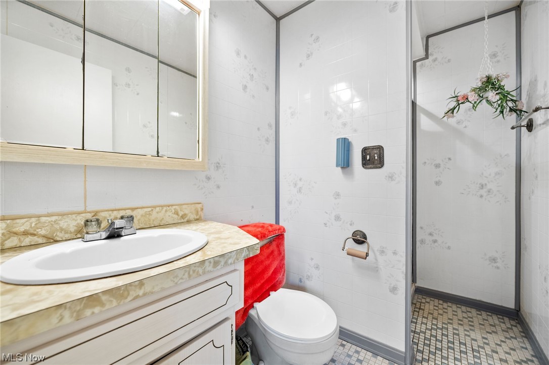 Clague Road Home Companys - Residential