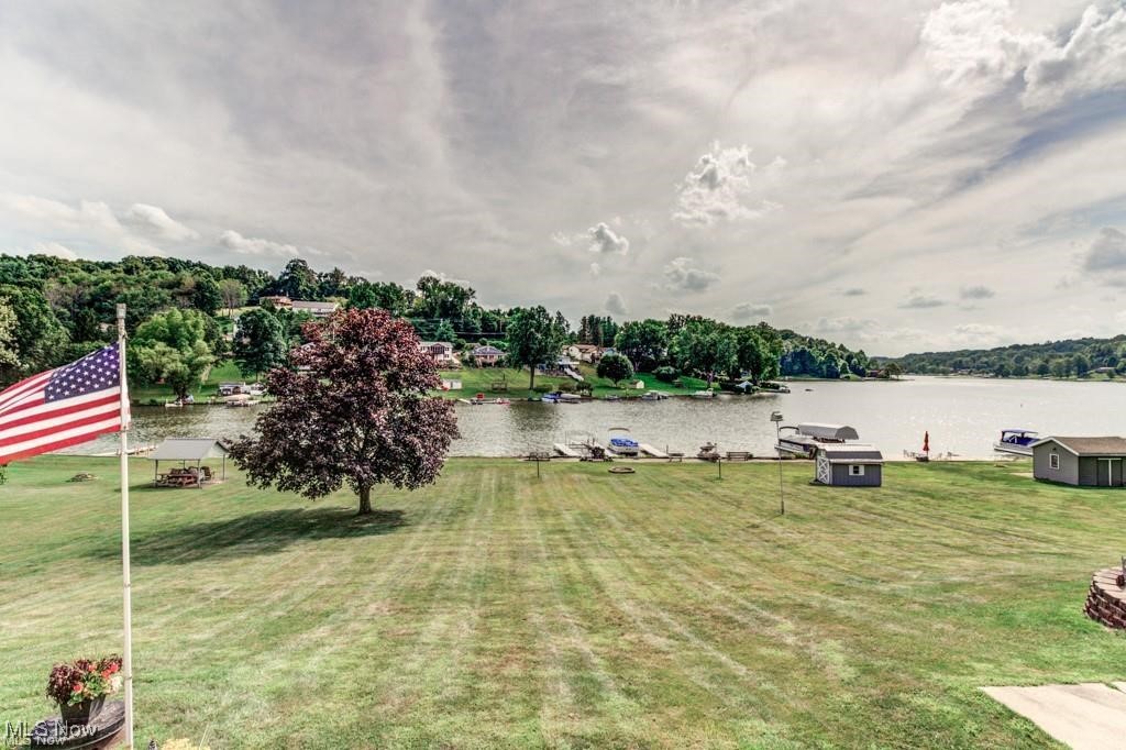 382 E Mohawk Drive, Malvern, Ohio image 2